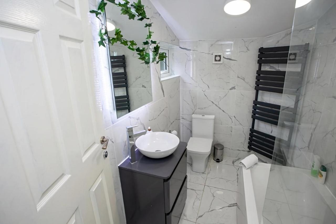 מנצ'סטר The Safari House - Your Ultimate Relaxation Destination מראה חיצוני תמונה